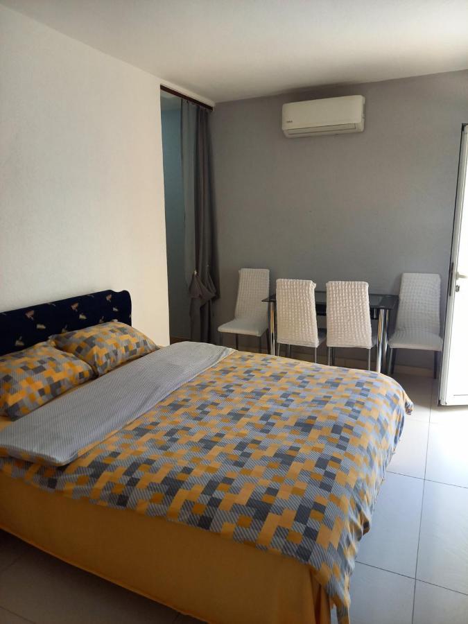 Apartmani Franovic ティヴァト エクステリア 写真
